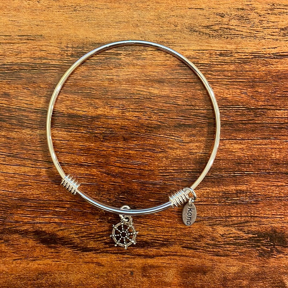 Kona Helm Drop Bracelet